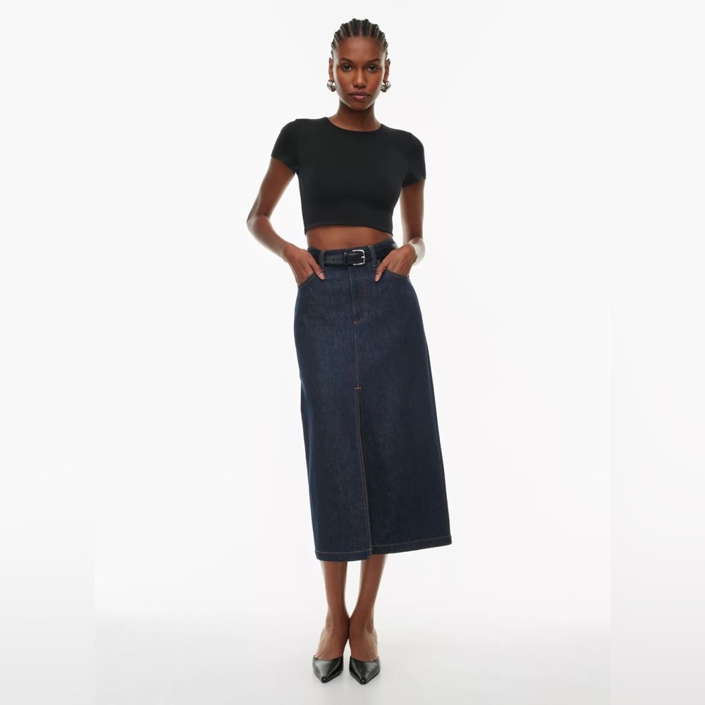 Aritzia
Contour Crew Cropped T-Shirt